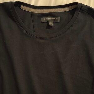 Banana Republic Men's Classic Black Tee